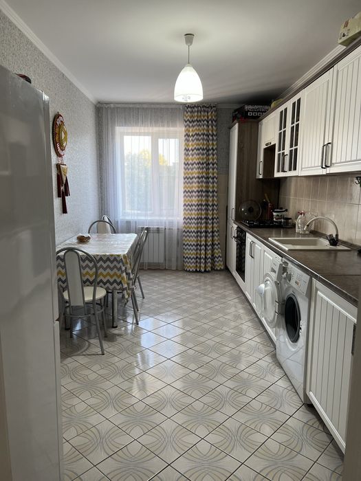 Сдам светлую, теплую 2 комнатную квартиру район ЖИЛГОРОДОК