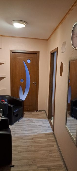 Se vinde apartament 3 camere