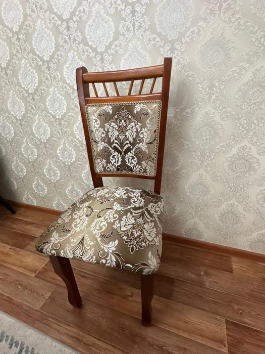 Продам стол со стульями