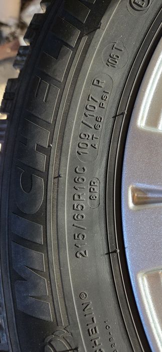 VW T5 Джанти със зимни гуми  215/65/16C 6,5J ЕТ40 5×120