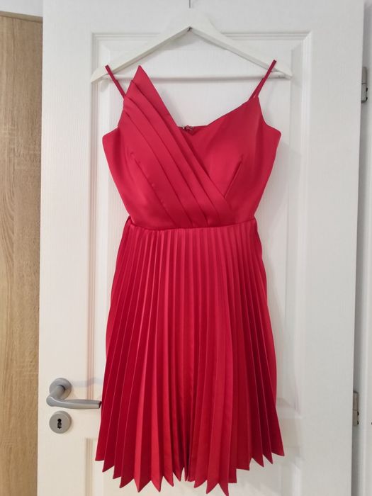 Rochie scurtă de ocazie deosebită