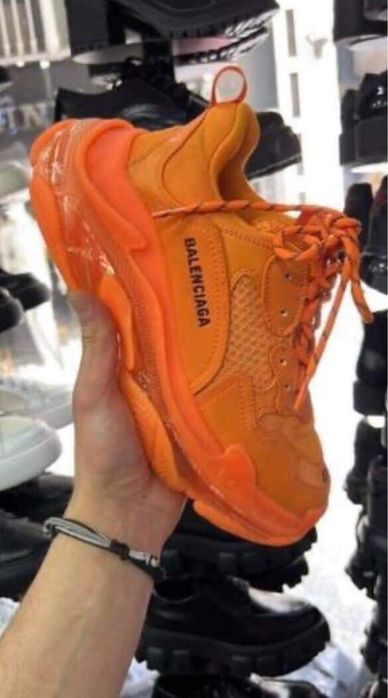Balenciaga portocaliu