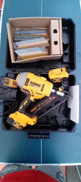 Pistol de cuie dewalt DCN 692