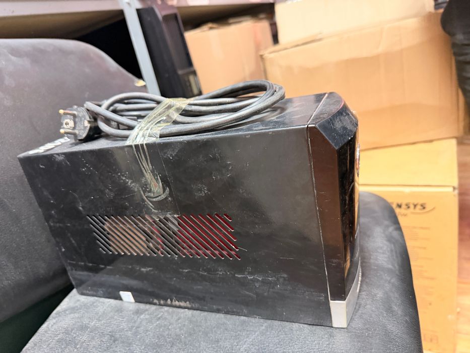 Источник бесперебойного питания SVC