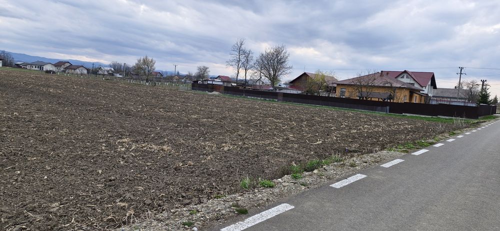 Vând teren intravilan sat Vadu Moldovei