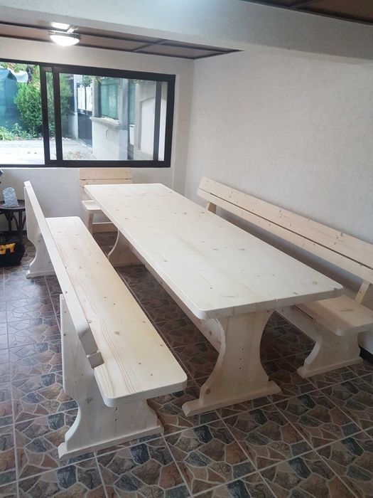 Баварски маси и пейки