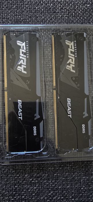 RAM Memorie Kingston Fury Beast RGB Kit 64gb 2x 32gb DDr5 5600Mhz Cl40 Nou
