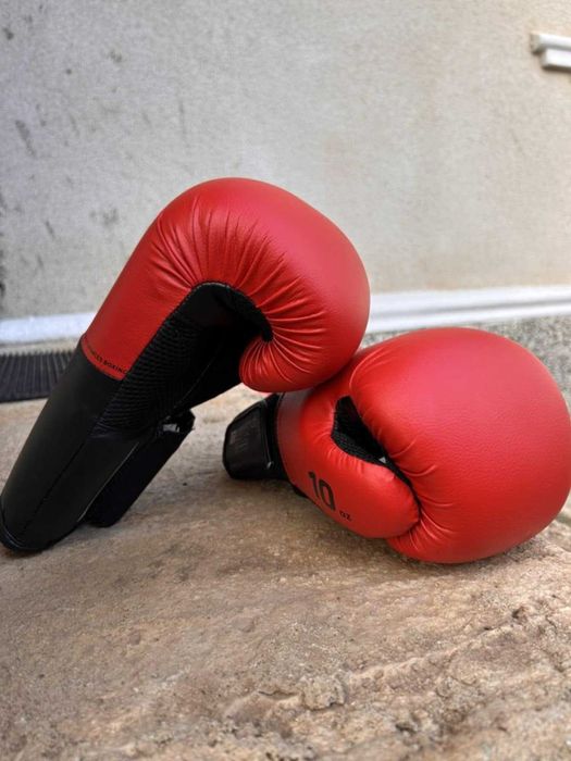 Боксови ръкавици