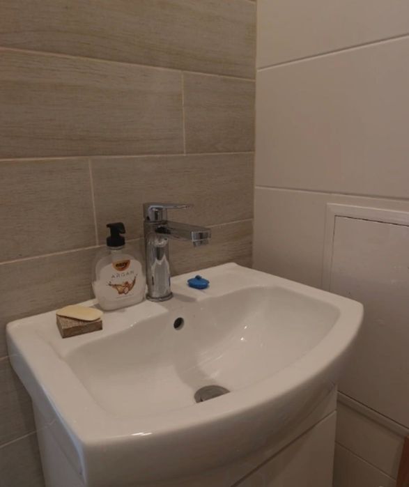 Тристаен апартамент под наем в Сухата река