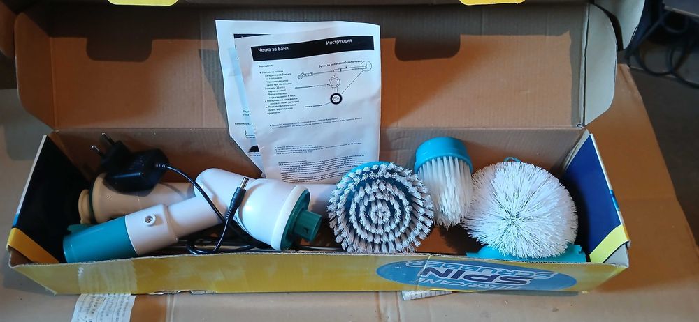 Акумулаторна четка за баня и кухня