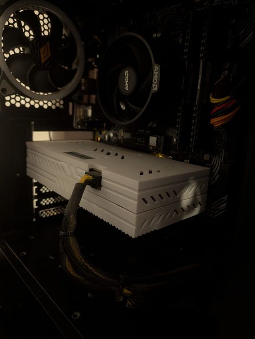 PC Gaming Ryzen 5 2600 / RX 580 8GB / 16GB RAM / SSD / RGB