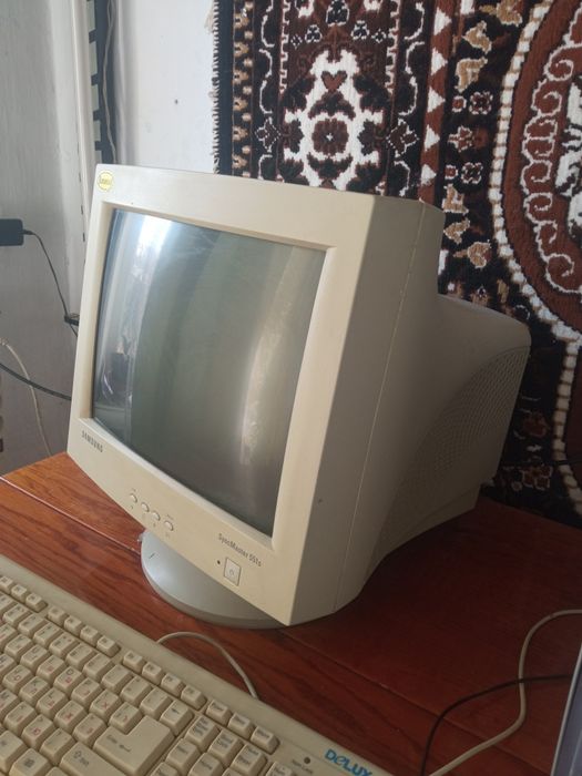 Настольный домашний компьютер.