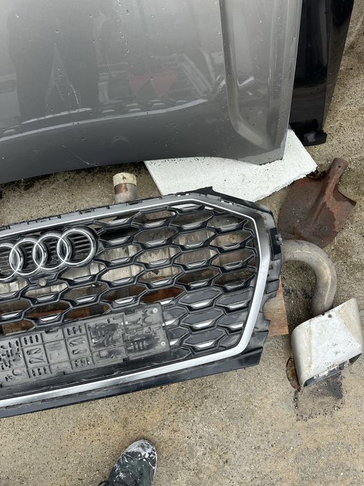 Audi Q5/SQ5 22г предна решетка