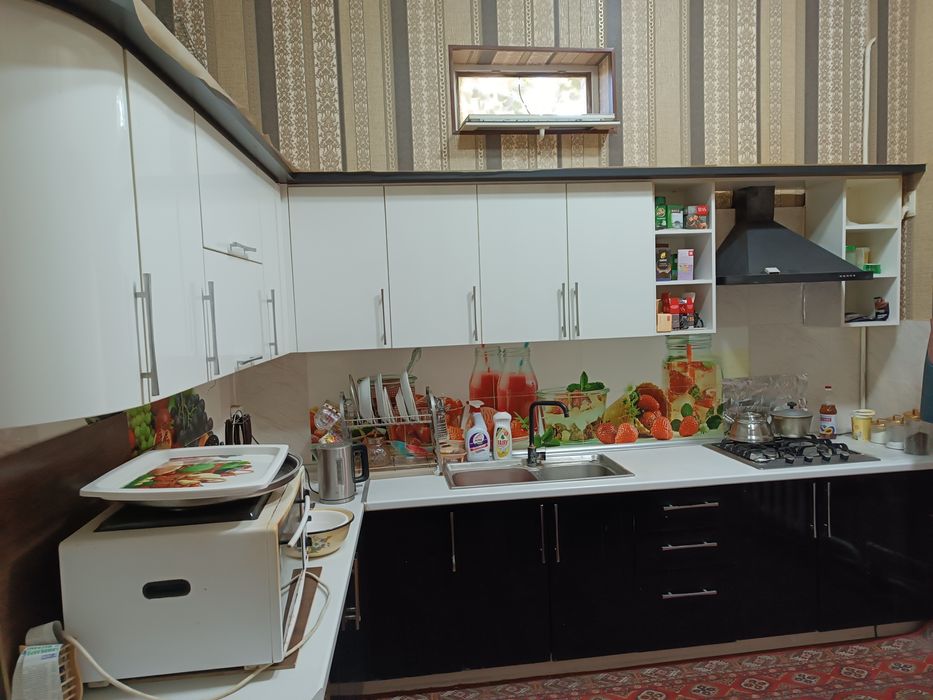 Урганч тумани эски машина бозор ёнида ховли-жой сотилади