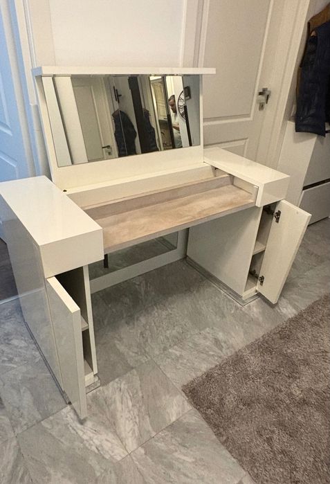 Oglinda si Masa de Toaleta din Colectia Canova, Rovere Mobili