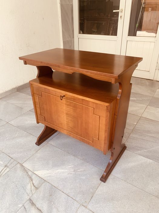 Италианско винтидж шкафче – Mid-Century Modern (1955–1965 г.)