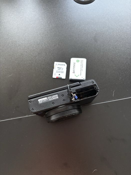 Sony RX100 IV în stare impecabilă, ca nouă
