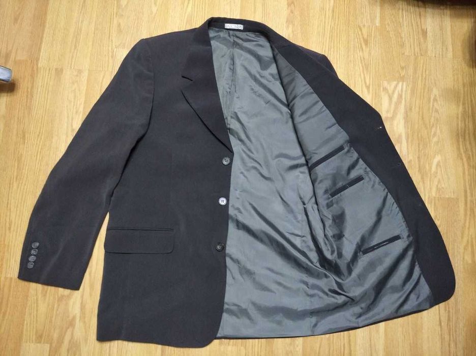 Продаю пиджак серый.