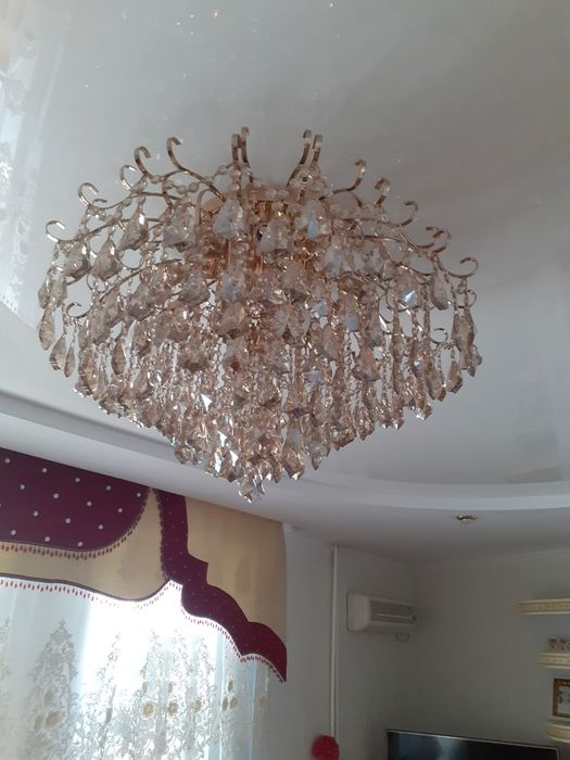 Хрустальная люстра