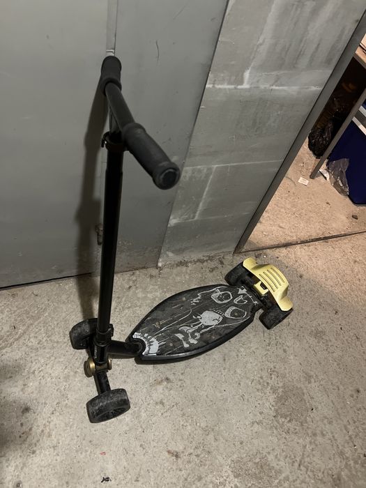 Тротинетка с четири гуми / Четириколка