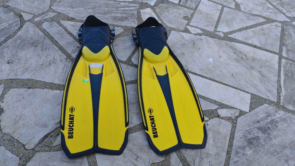 Плавници Beuchat размер M-L ,като нови