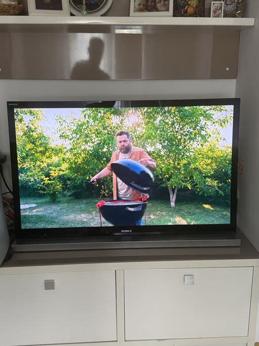 TV Sony Bravia 46” Full HD + Stand aluminiu cu Soundbar