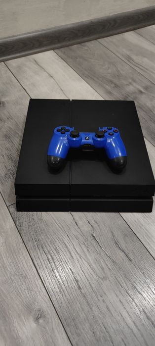 PlayStation 4 (Ps4) + controller