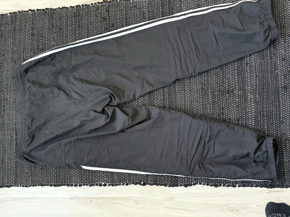 Анцунг Адидас Черен