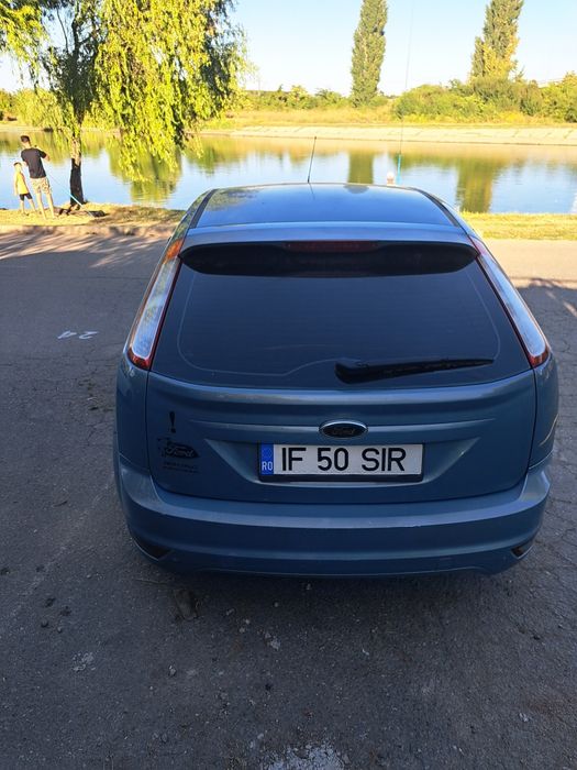 Ford focus  anul 2009 pentru piese