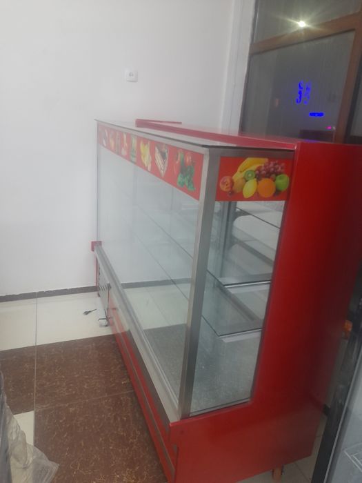 Витринный холодильник для торта