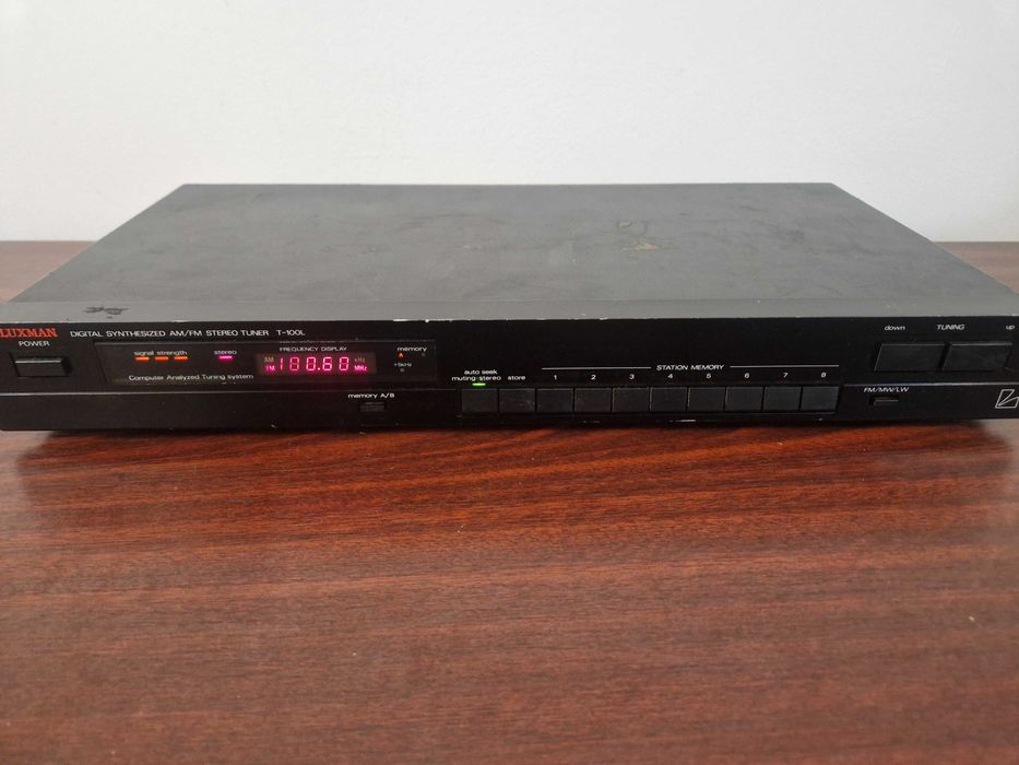 Luxman T-100L tuner stereo AM/FM digital