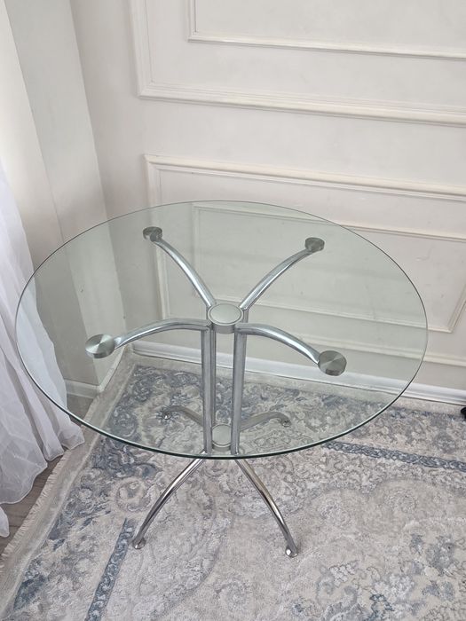 Продам круглый стол