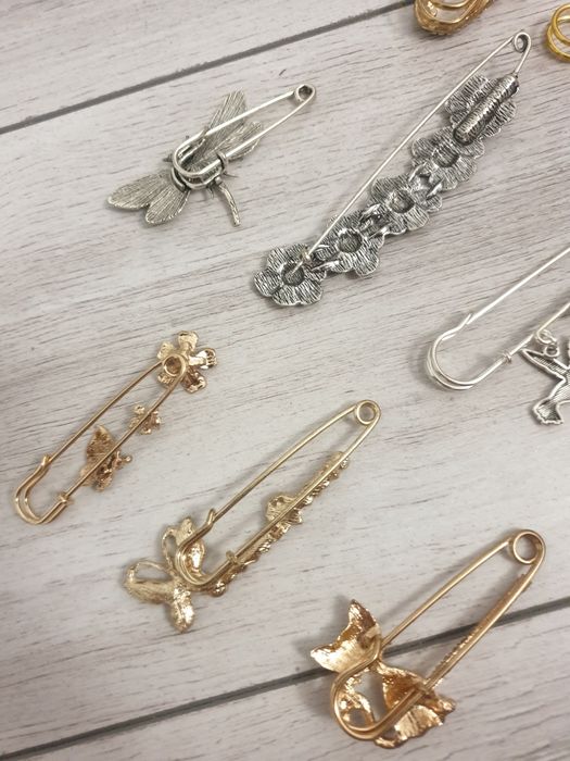 Brose tip ac se siguranta noi argintii aurii superbe