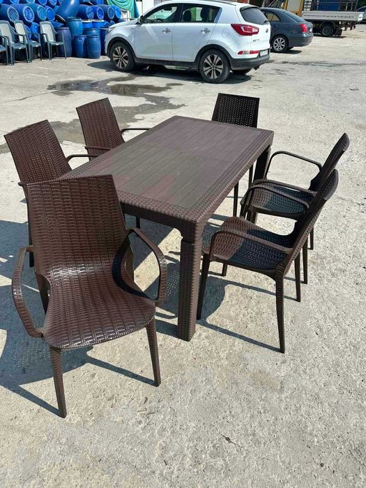 Комплект маса и 6 стола в ратанов стил