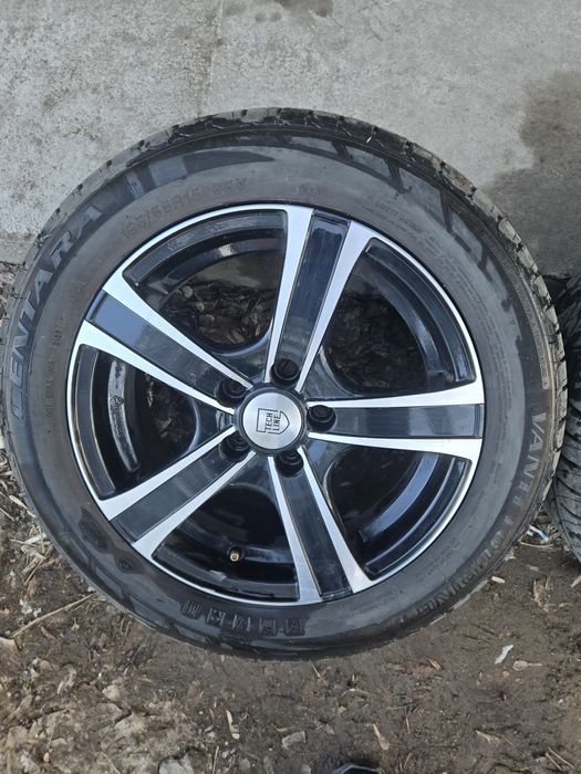 Продам летние шины с дисками