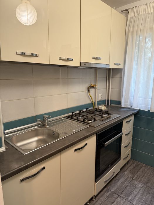 Inchiriere apartament 2 camere decomandat