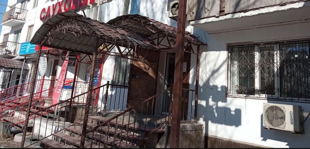 Магазнің навесі сатылады жағдайы жақсы