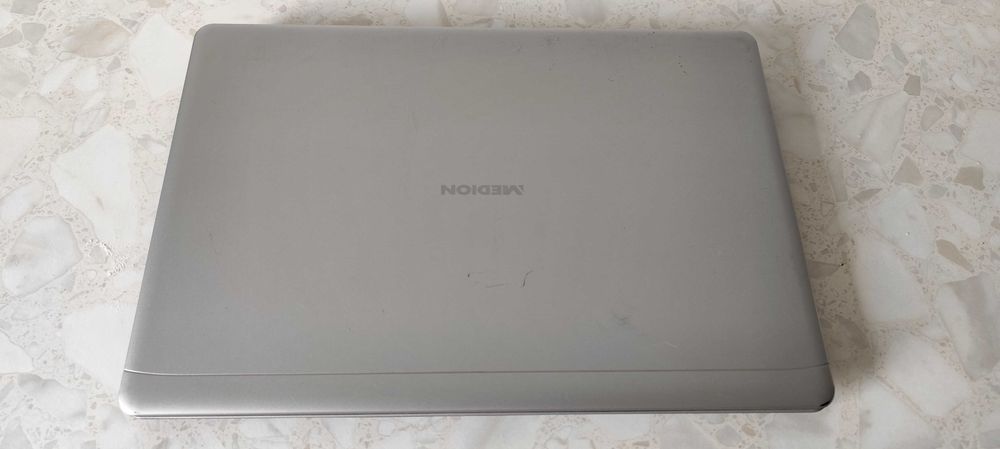 Laptop Medion E6424-Intel i5 gen.6