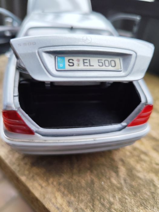 Мерцедес 1:18 Метал