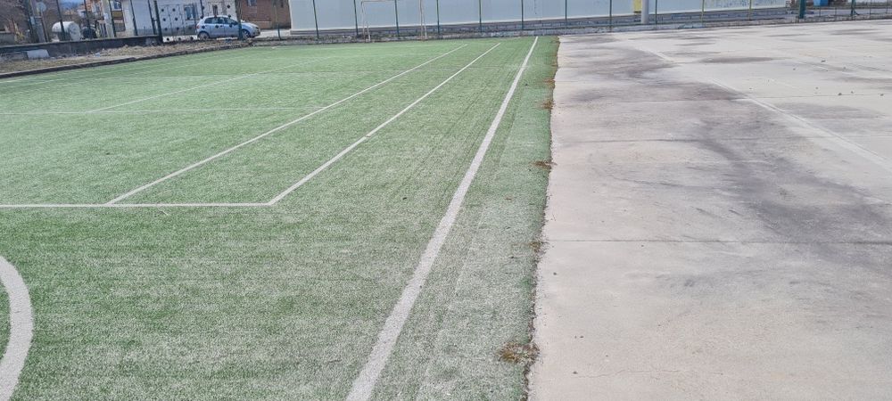 Настилка за Футболно игрище/тенис корт (изкуствена трева)