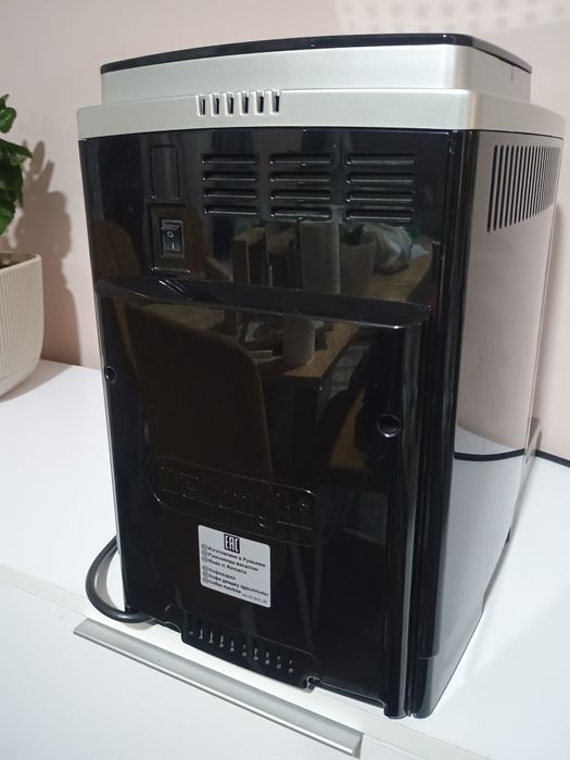 DeLonghi Magnifica S ECAM 22.110.SB автоматична кафемашина с мелачка