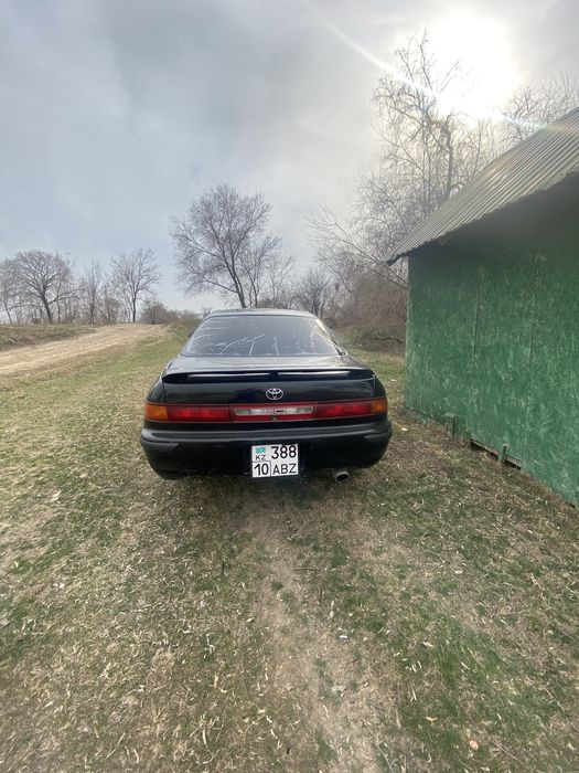 Тайота карина ED