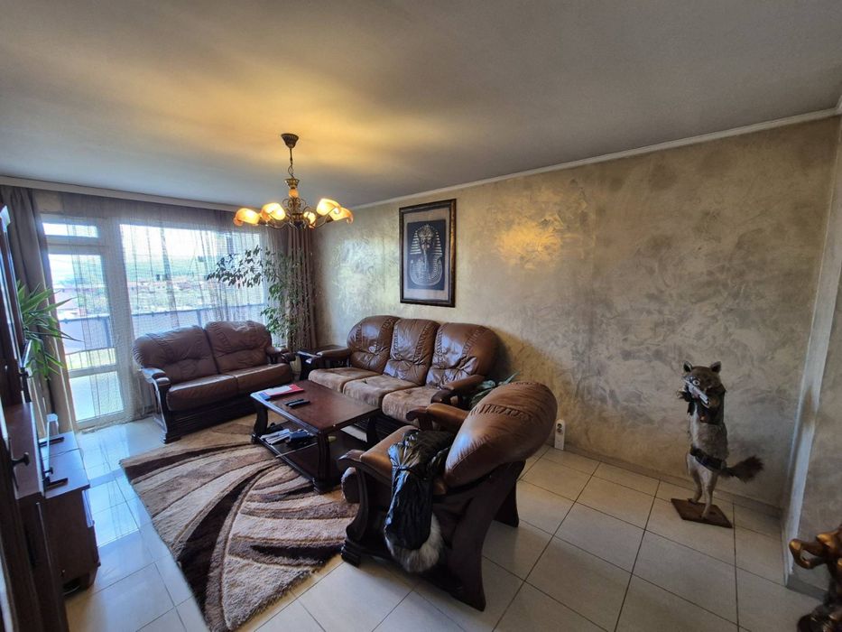 4-стаен апартамент за продажба в жилищна сграда в Разлог