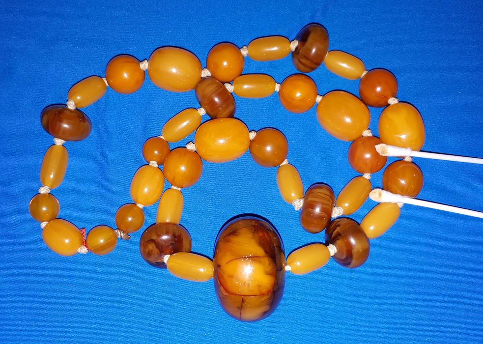 Стара кехлибарена / бакелитена огърлица гердан кехлибар/бакелит 193 гр