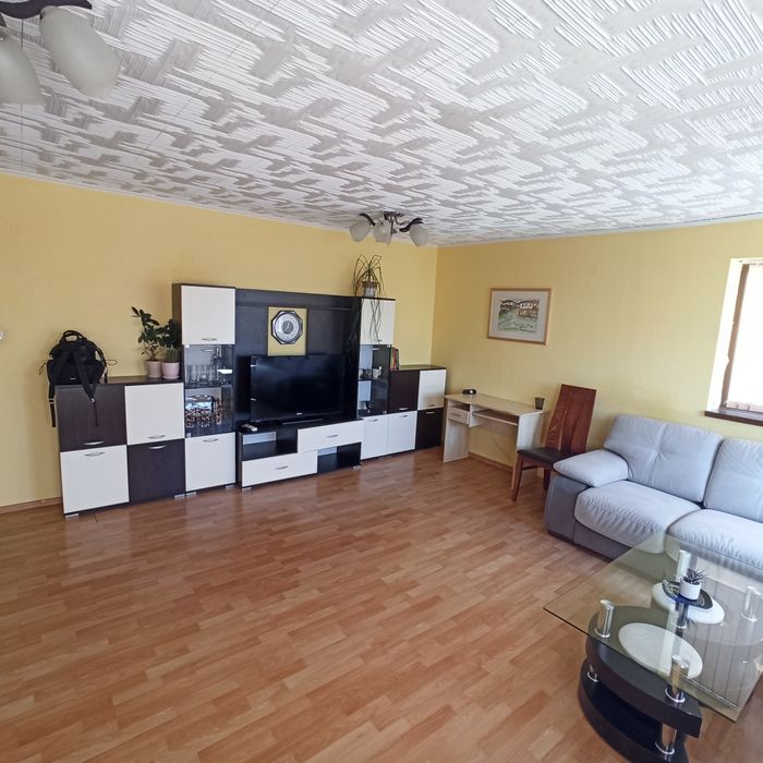 Агенция Селект предлага разкошен,светъл четиристаен апартамент,монолит