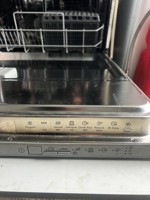 Продам посудомоечную машину