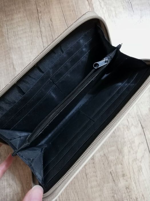 Продам кошелёк, вместительный