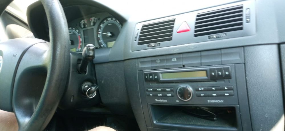 Vând Skoda Fabia