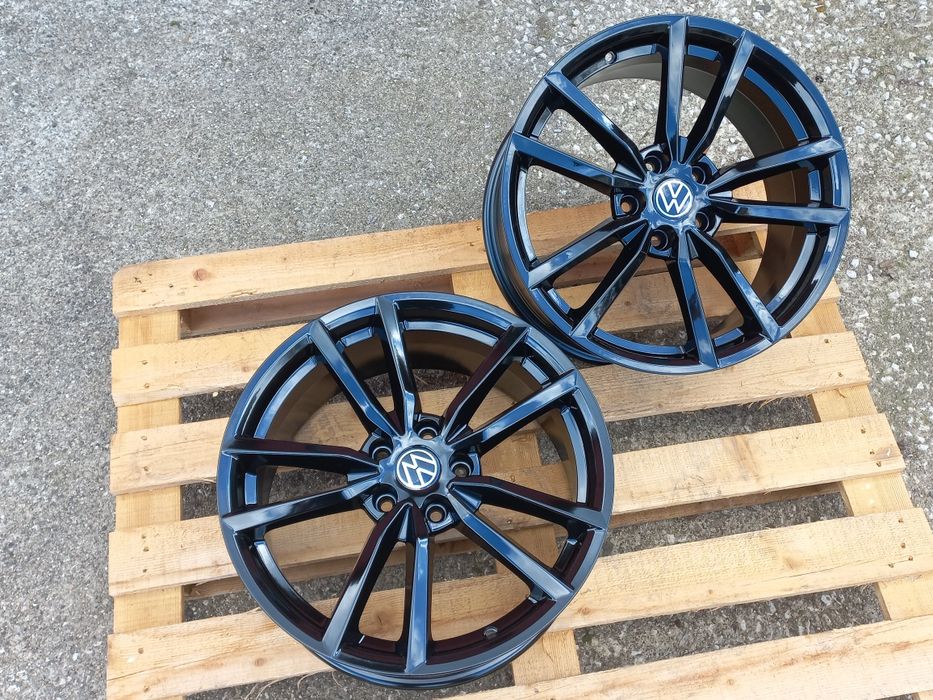18"Vw Poteria 5x112 Piano Black 8j et45 Golf Passat Tiguan Jetta Touran Чисто Нови.
Poteria Piano Black.