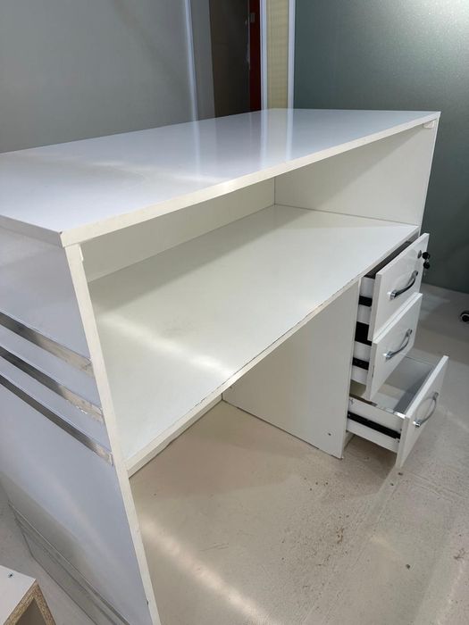 Продается коммерческий стол для бизнеса